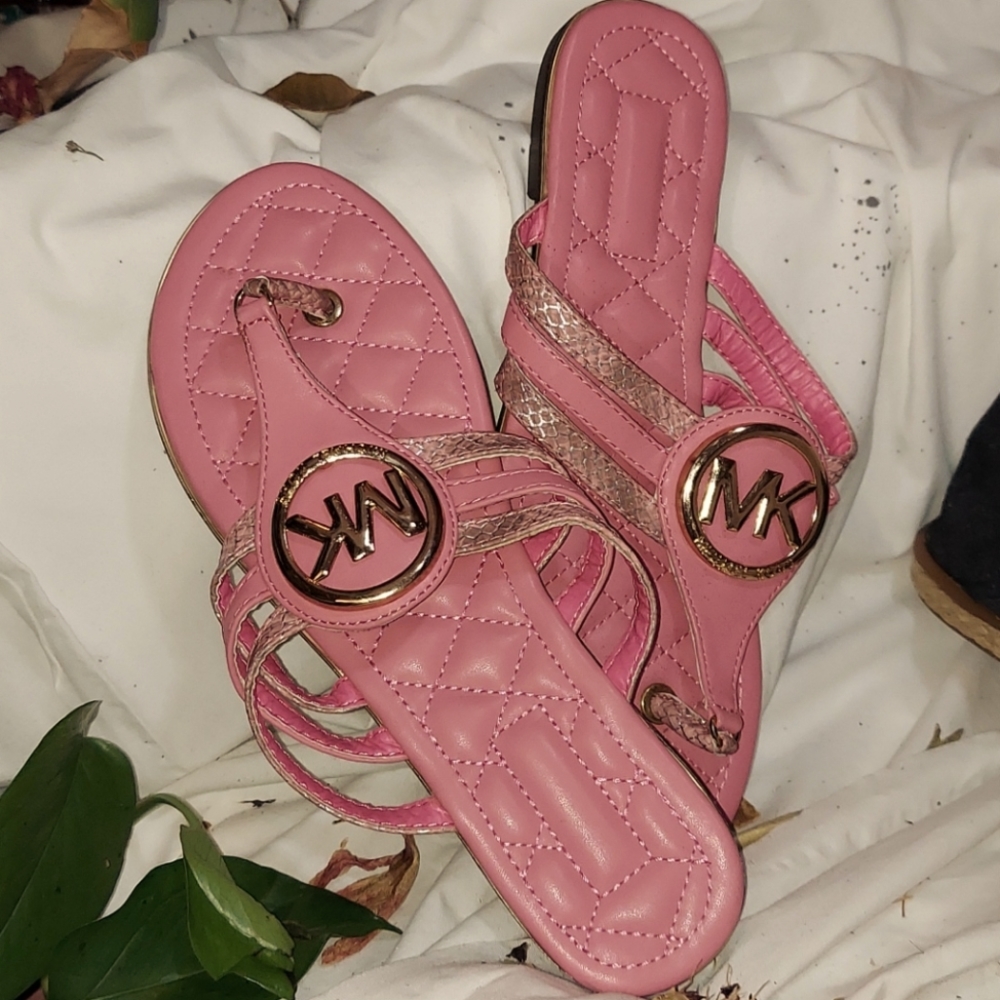 Michael Kors pink padded sandald NWOT - Picture 1 of 5